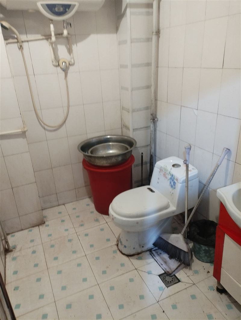 欣源小區(qū)二樓出租