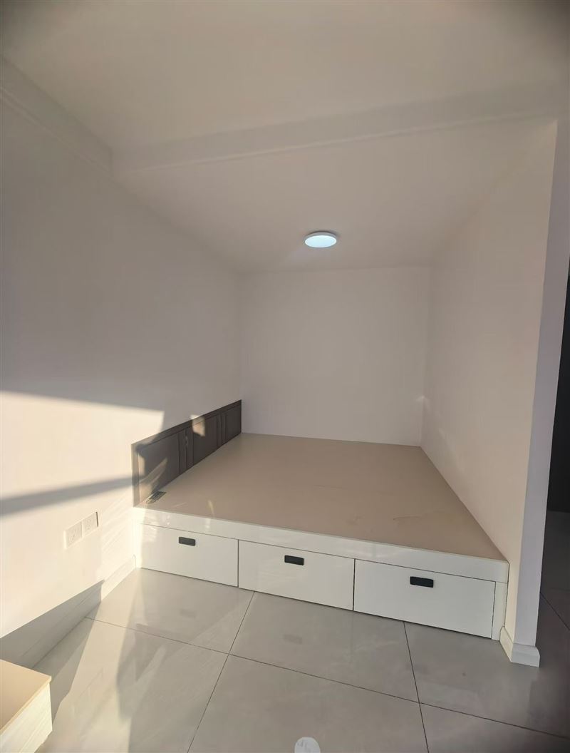 朝陽(yáng)六組團(tuán)二樓