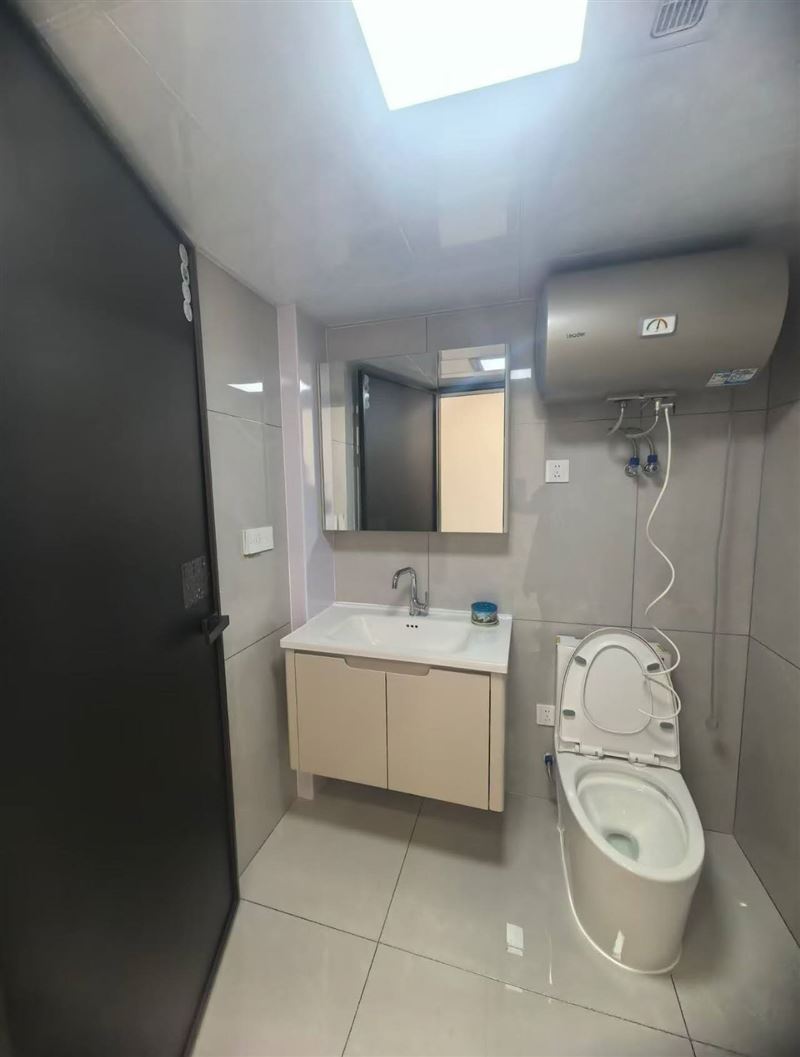 朝陽(yáng)六組團(tuán)二樓