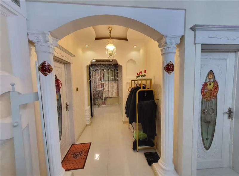 售歐洲新城電梯樓